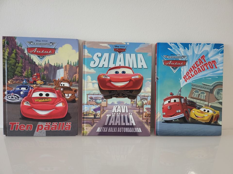 Disney cars Autot kirjapaketti