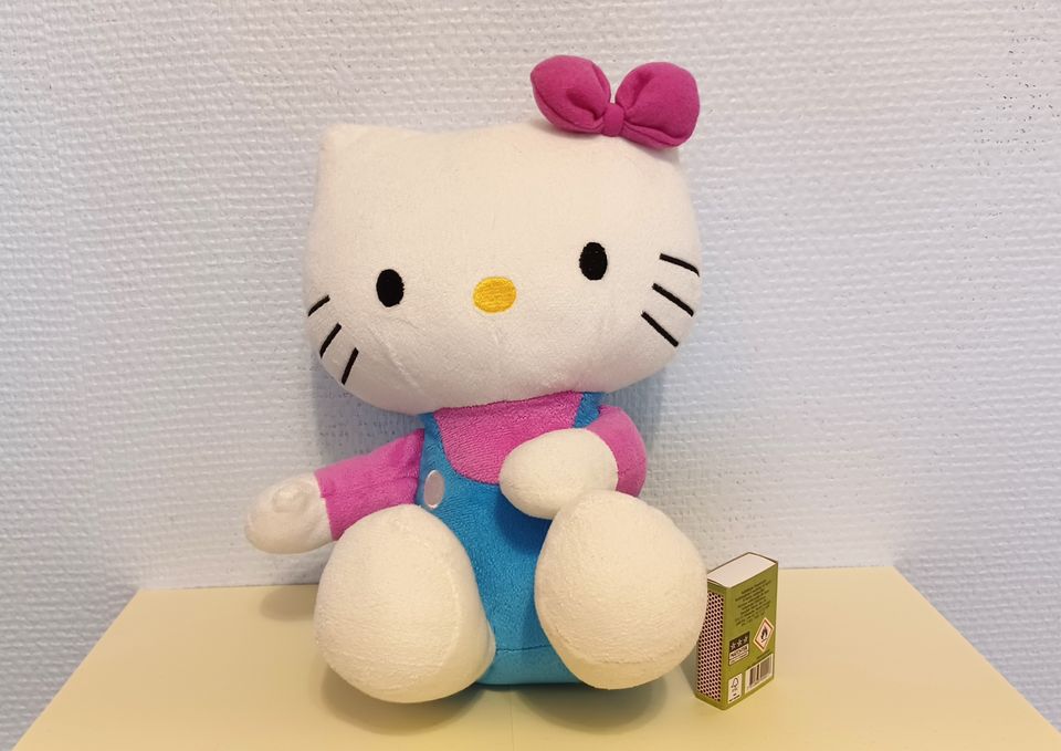 Hello Kitty pehmolelu 25 cm