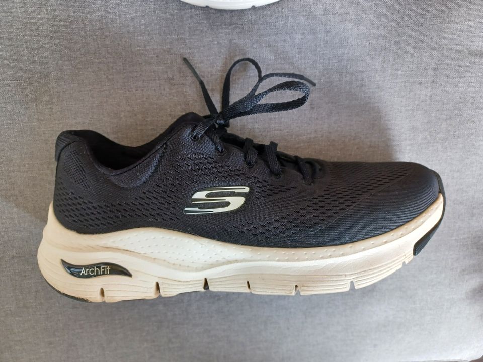 Skechers 39