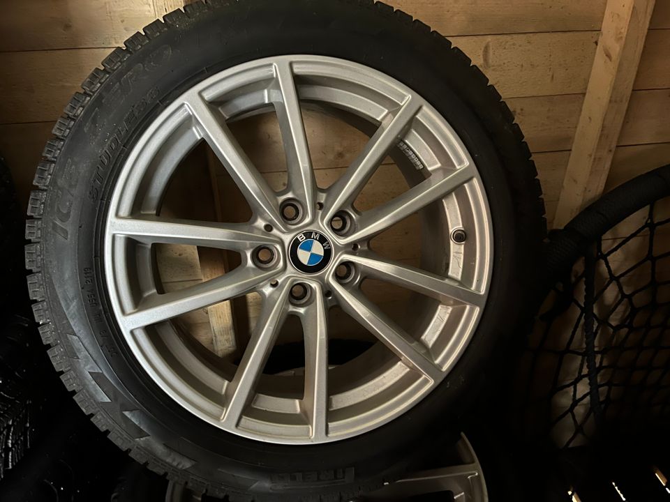 BMW G20/21 alkuperäiset 17” aluvanteet heikoilla kitkarenkailla