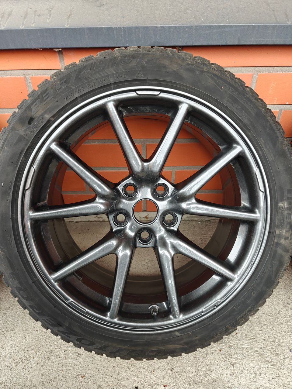 18" Aero vanteet + Pirelli Sottozero 3 talvirenkaat