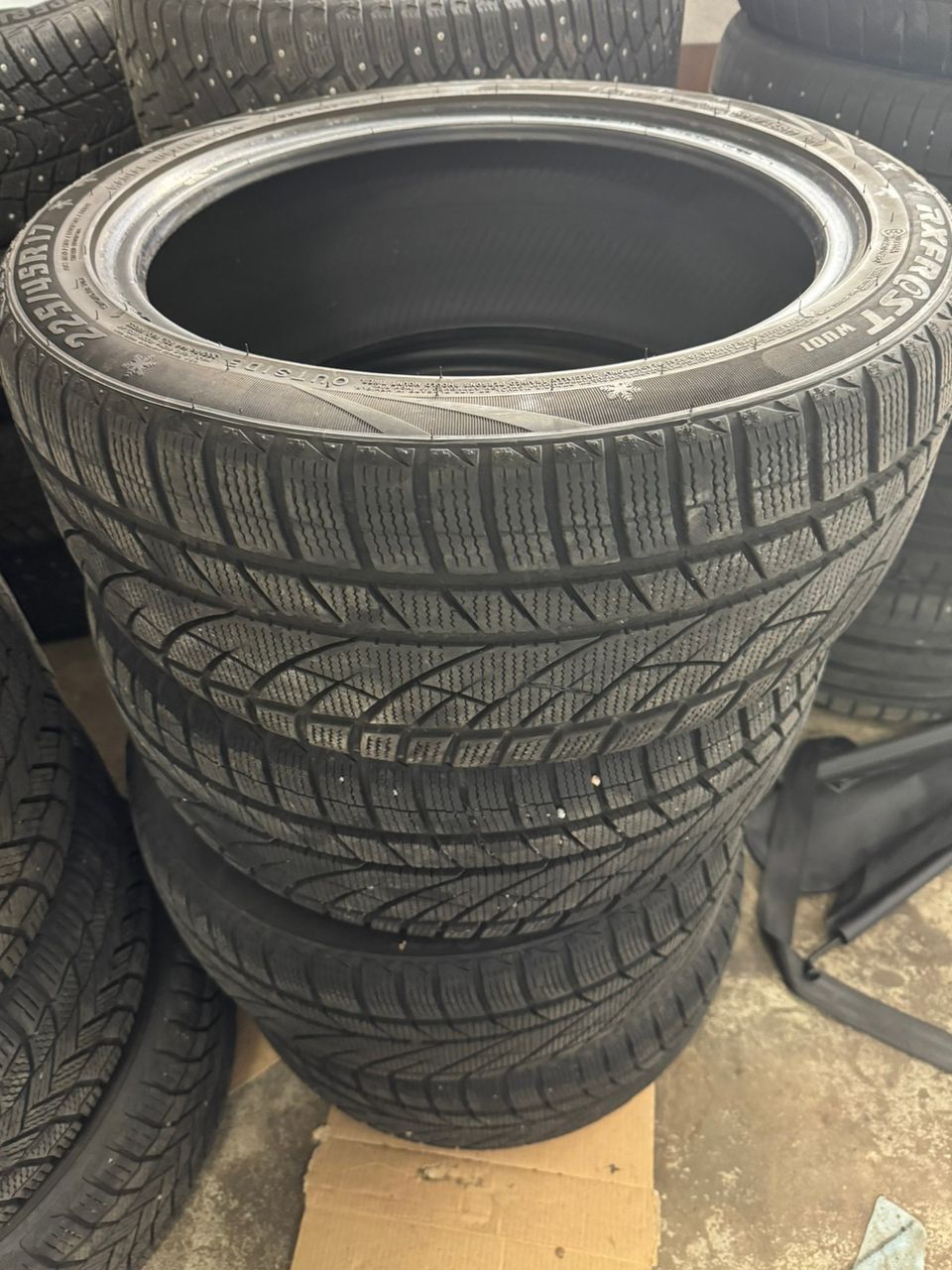 225/45r17 kitkat