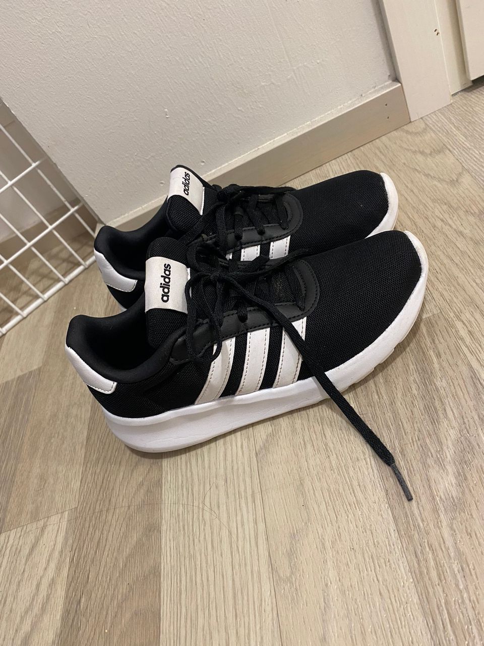 Adidas tennarit 36