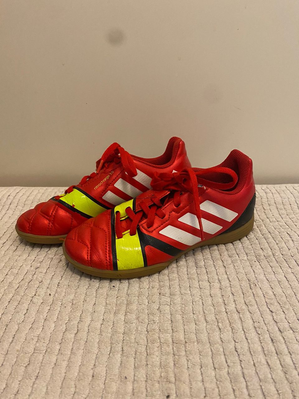 Koko 33 Adidas Supercharge futsal-/sisäpelikengät