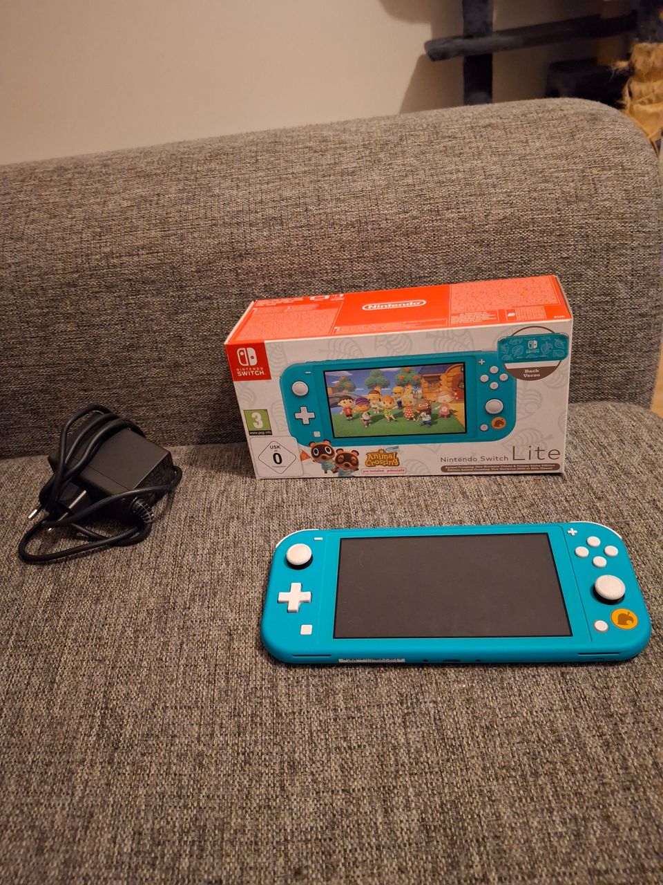 Nintendo Swith lite animal crossing edition