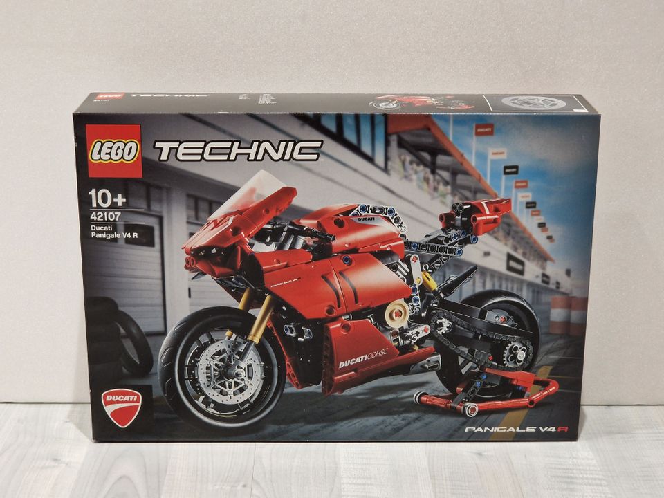 LEGO Technic 42107 Ducati Panigale V4 R (uusi)