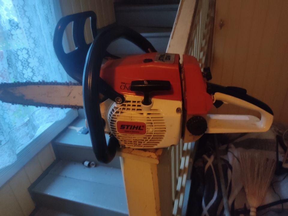 Stihl moottorisaha kuin uusi