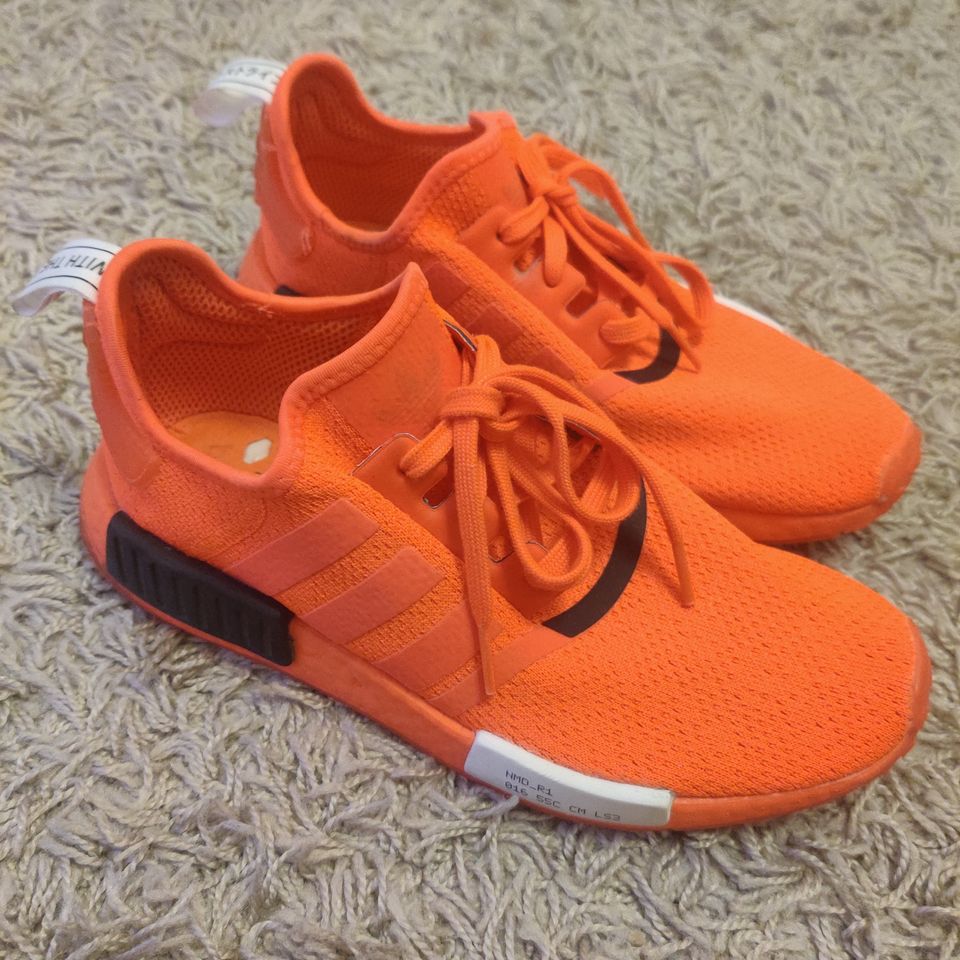 Adidas NMD_R1 lenkkarit, oranssi