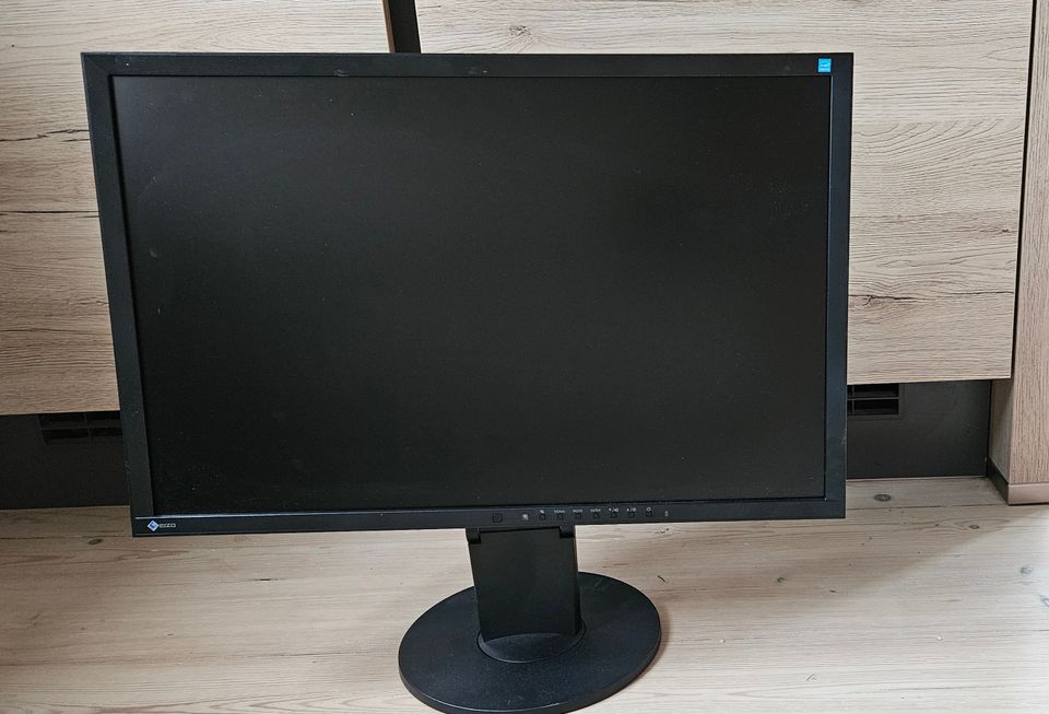 Eizo 24" näyttö