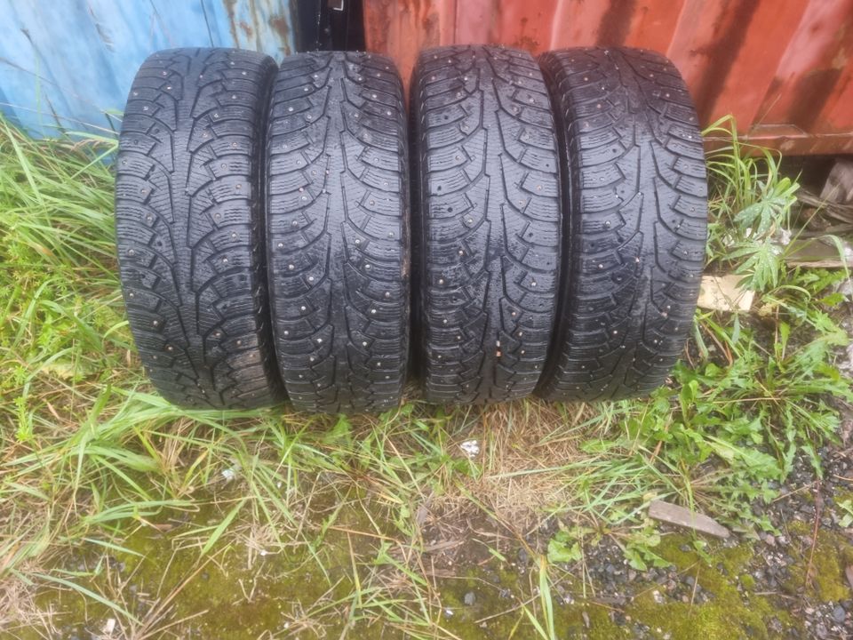 215/65 R16 C Nokian nastarenkaat