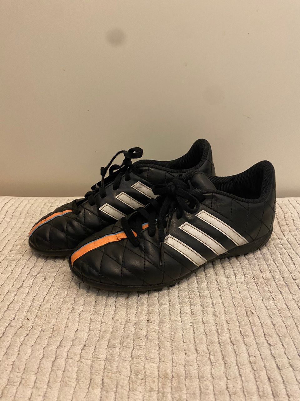 Koko 34 Adidas 11questra turf futiskengät