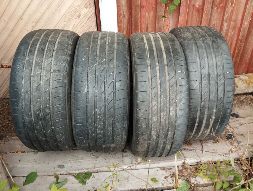 Kesärenkaat 225/45 R17