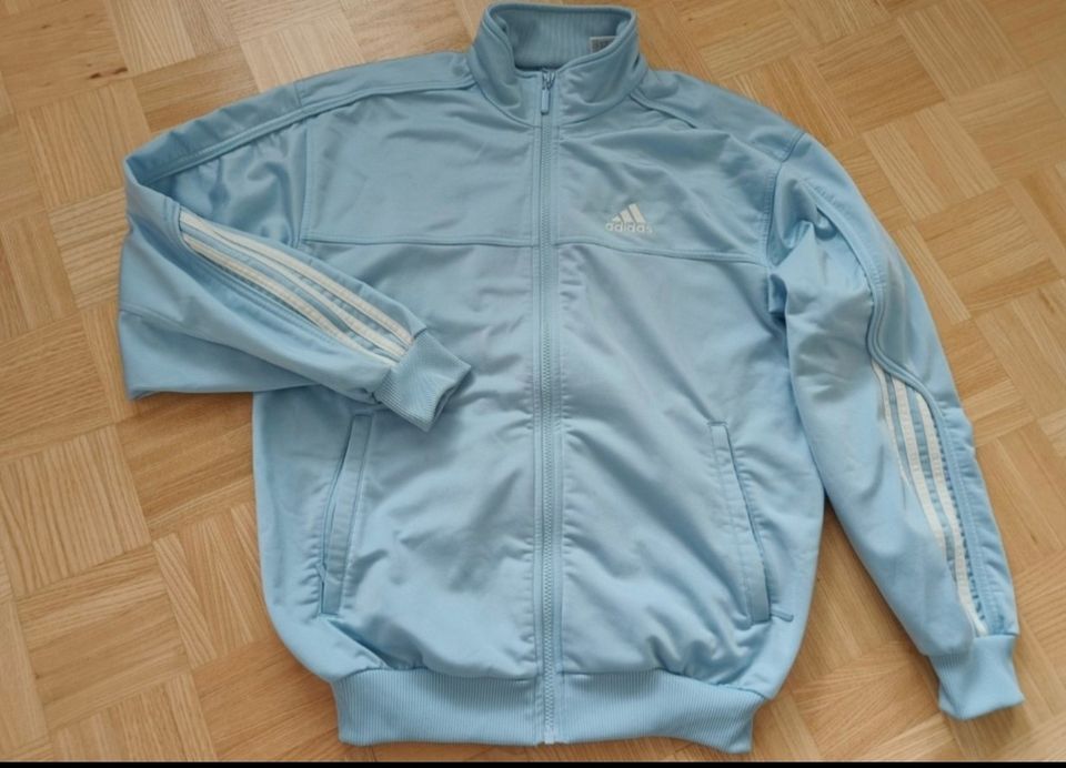 Adidas, M