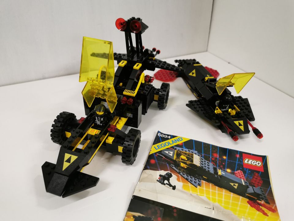 Lego 6941 Battrax ja 6894 Invader