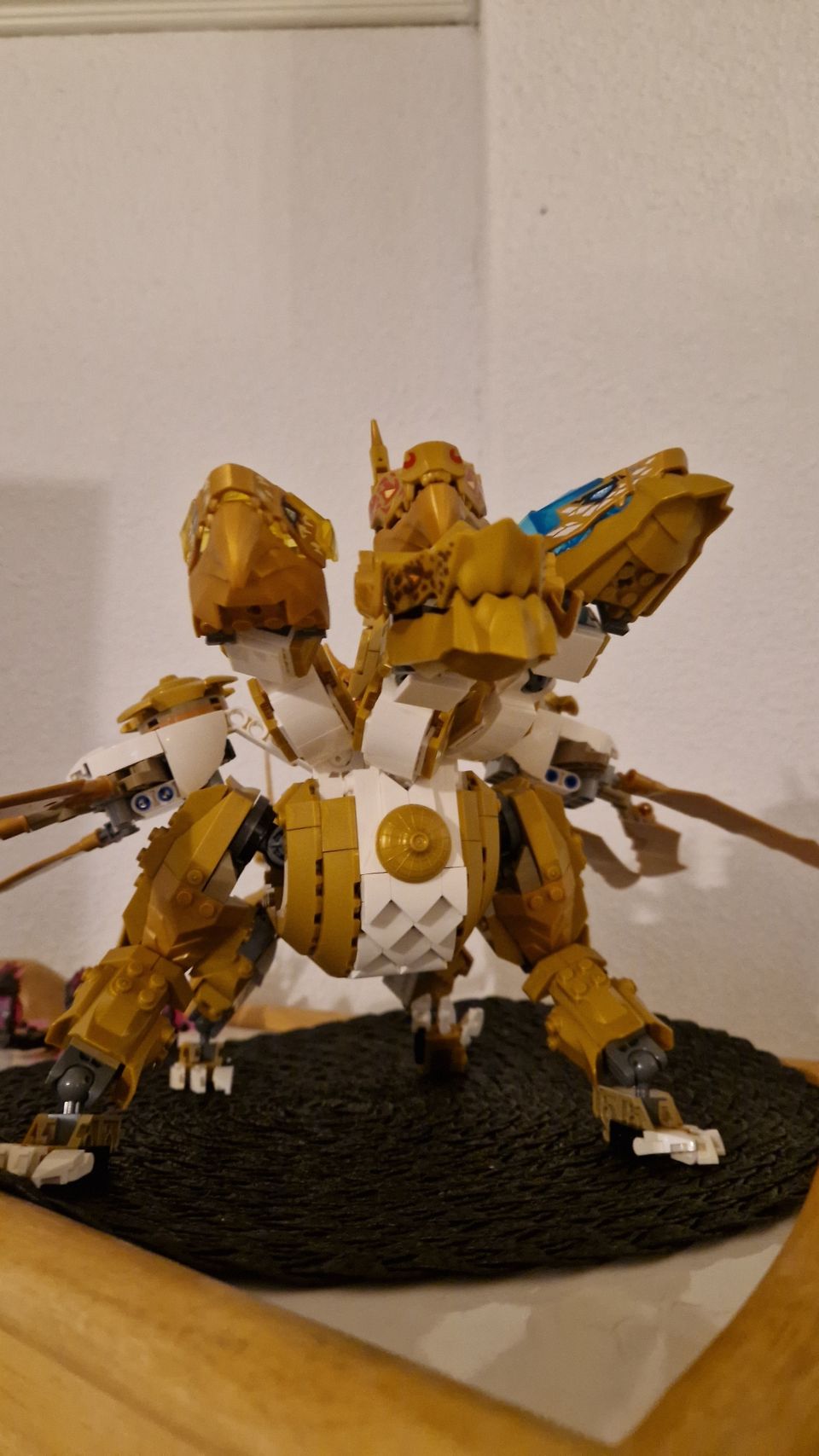 Lego Ninjago / Loydin kultainen ultralohikäärme