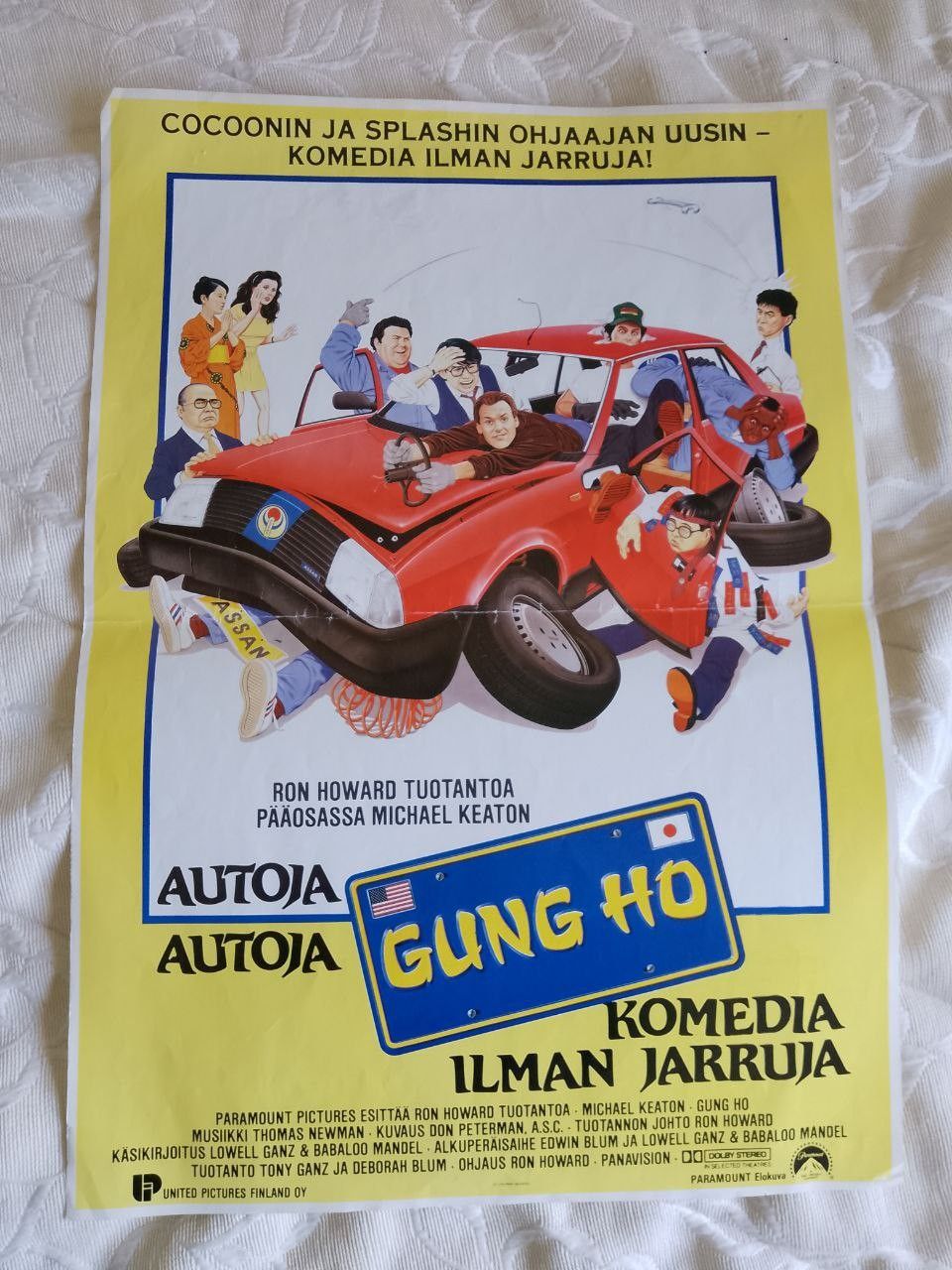 Upea vanha GUNG HO elokuvajuliste,Michael Keaton,Autoja