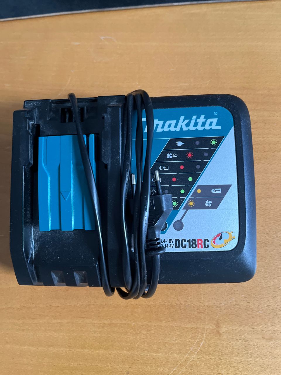 Makita 18v akkulaturi