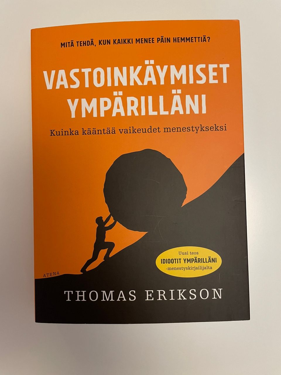 Vastoinkäymiset ympärilläni -kirja