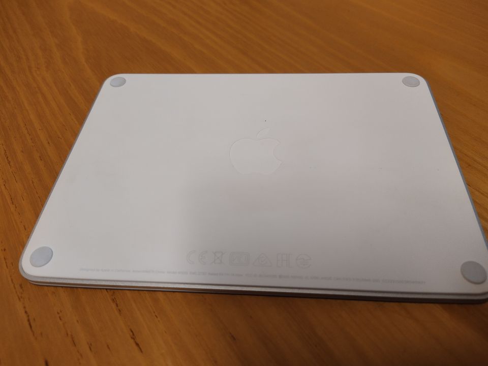 Apple Magic Trackpad langaton Multi-Touch-ohjauslevy, valkoinen