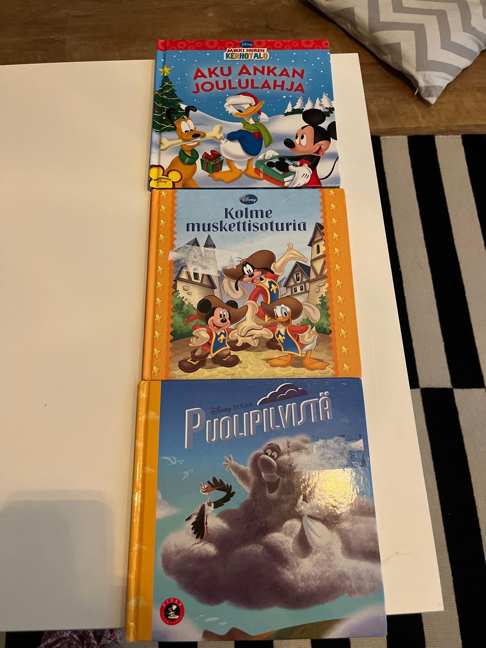 3 Disney kirjaa