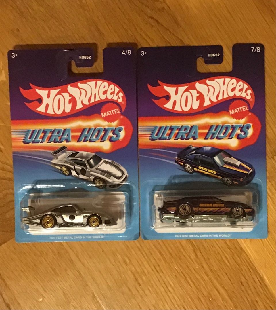 Hotwheels Ultra Hots 86 Ford Thunderbird pro stock, 78 Porsche 935-78