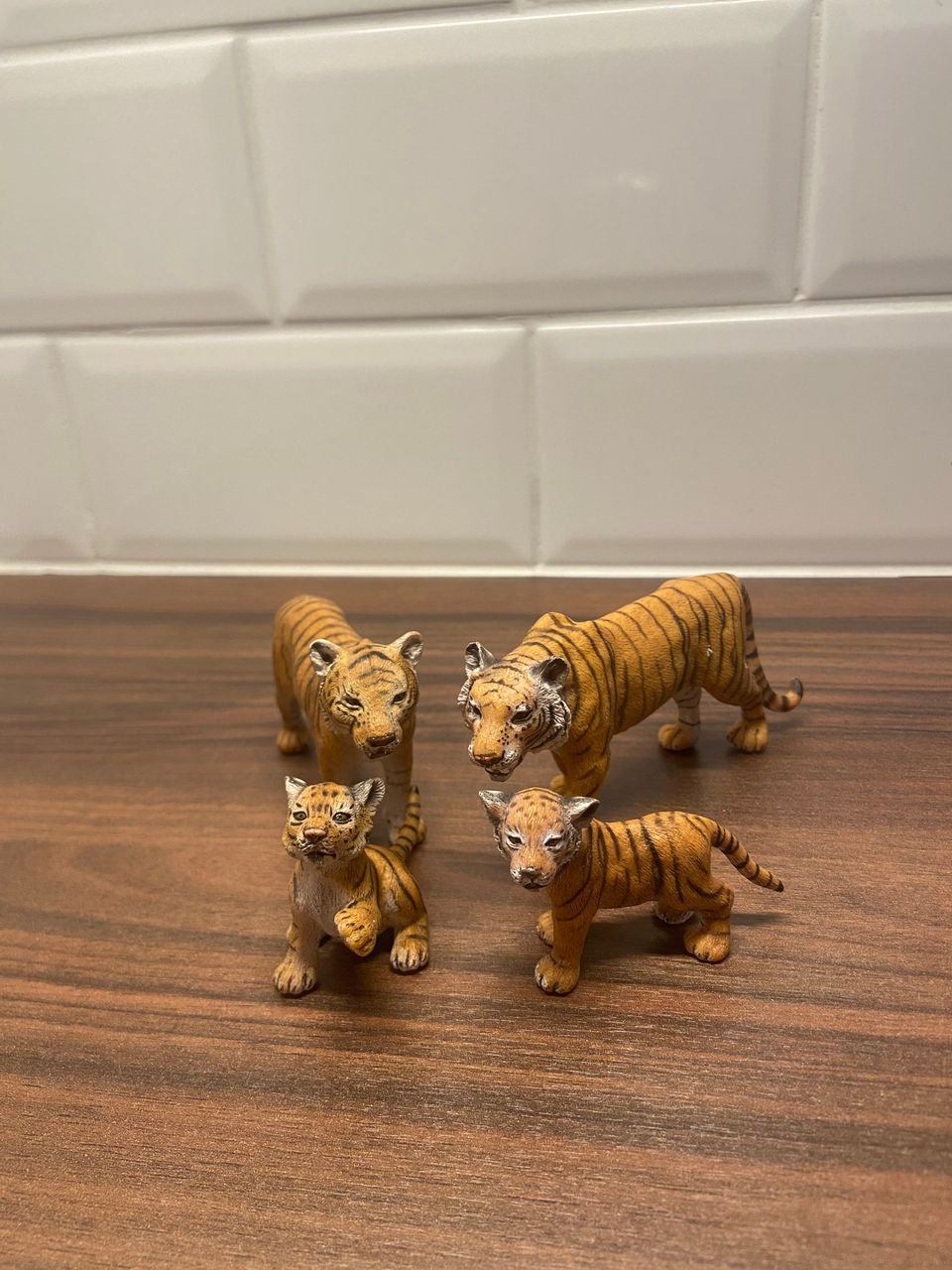 Schleich tiikereitä