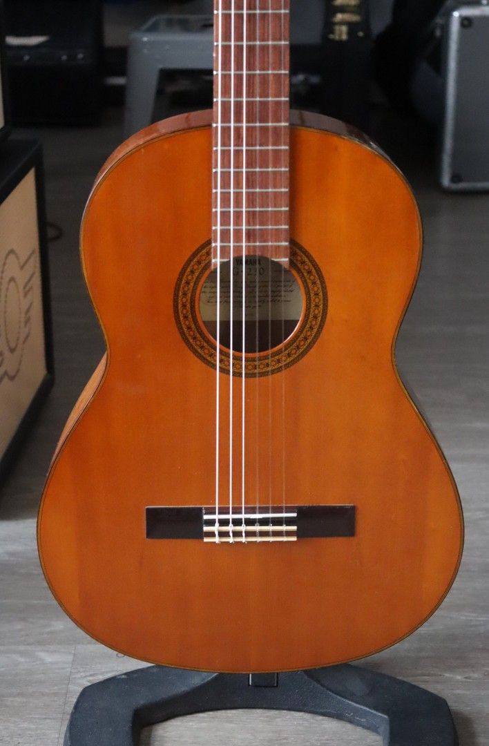 Yamaha G-230 klassinen kitara + gig bag