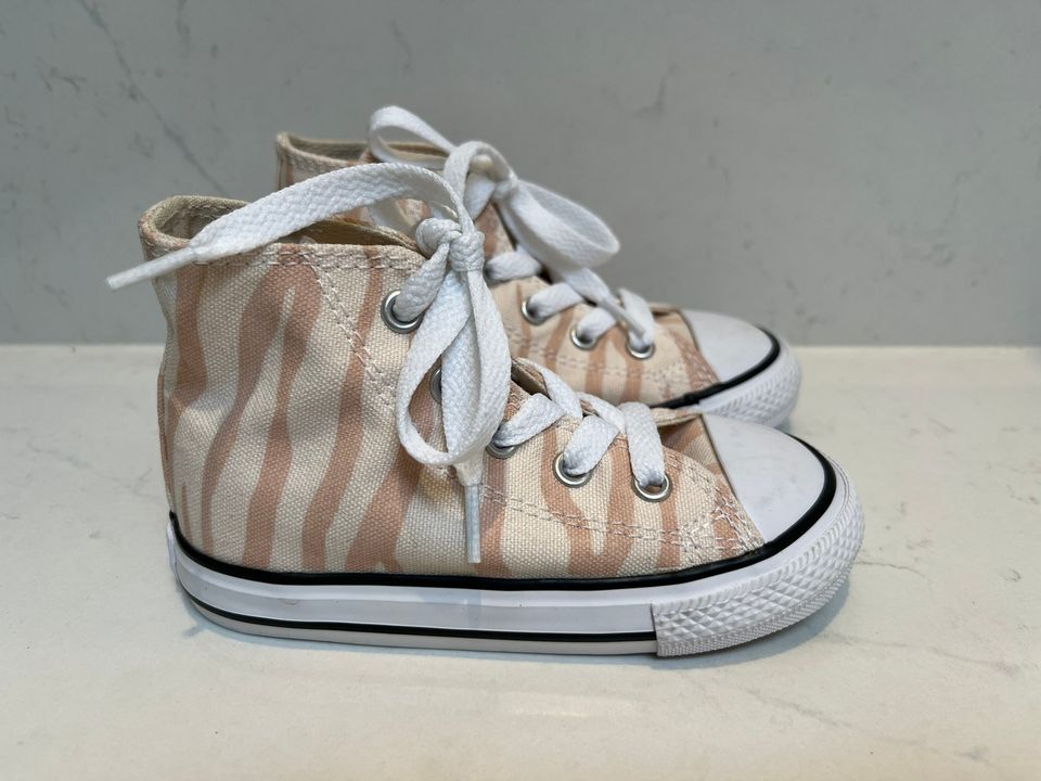 Converse, 23 (lähes uudet)