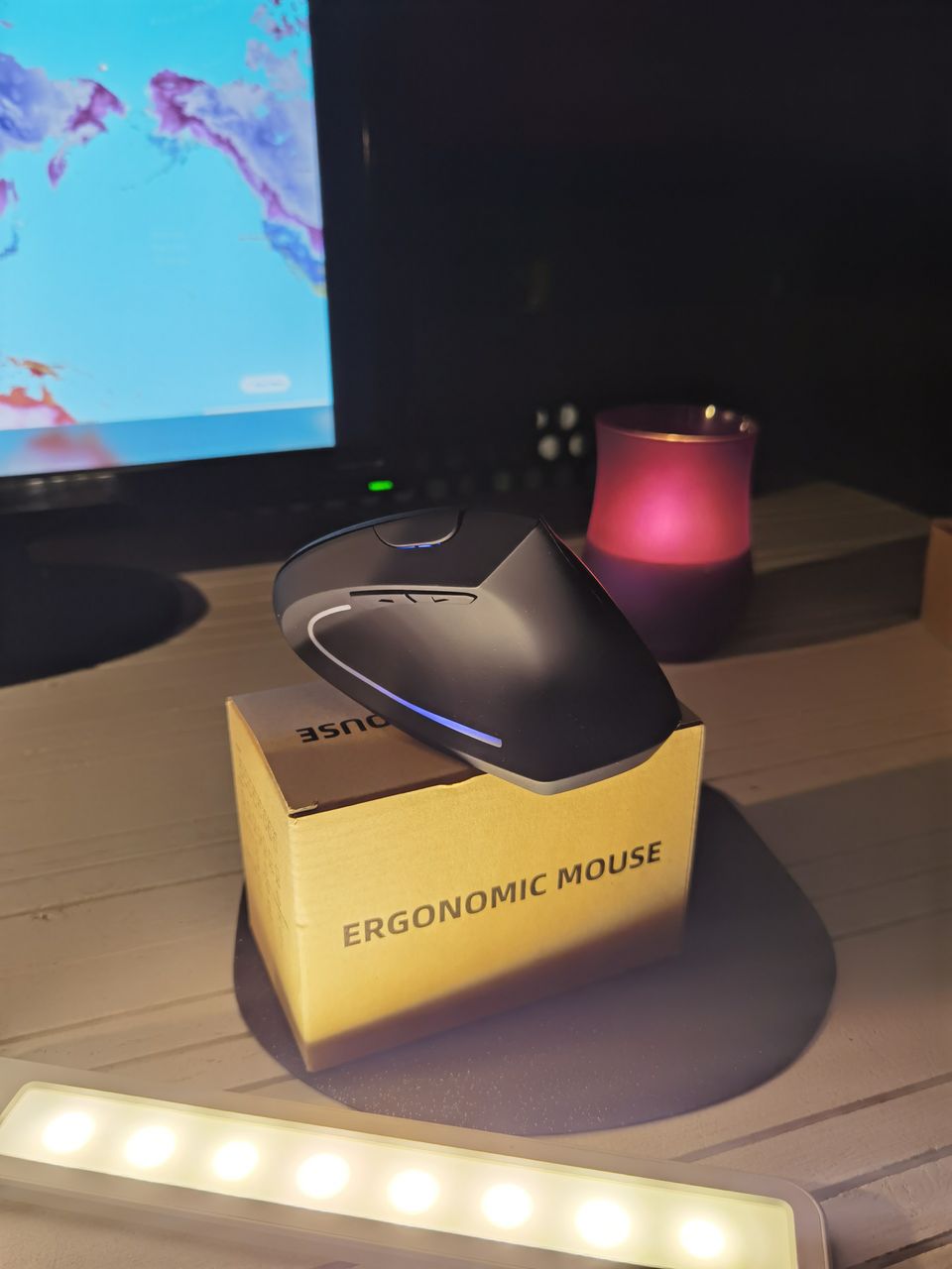 Ergonominen hiiri（Ergonomic mouse）