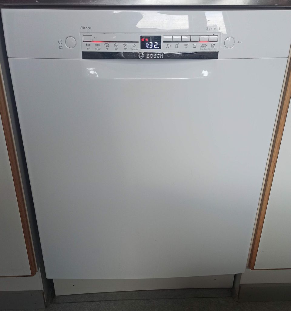 Bosch Astianpesukone 60cm valkoinen