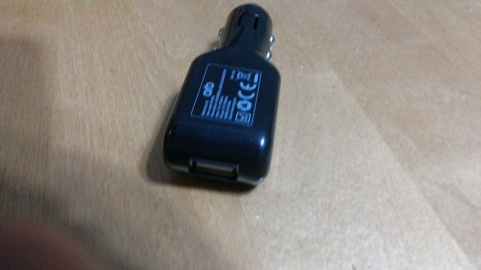 Autolaturi USB