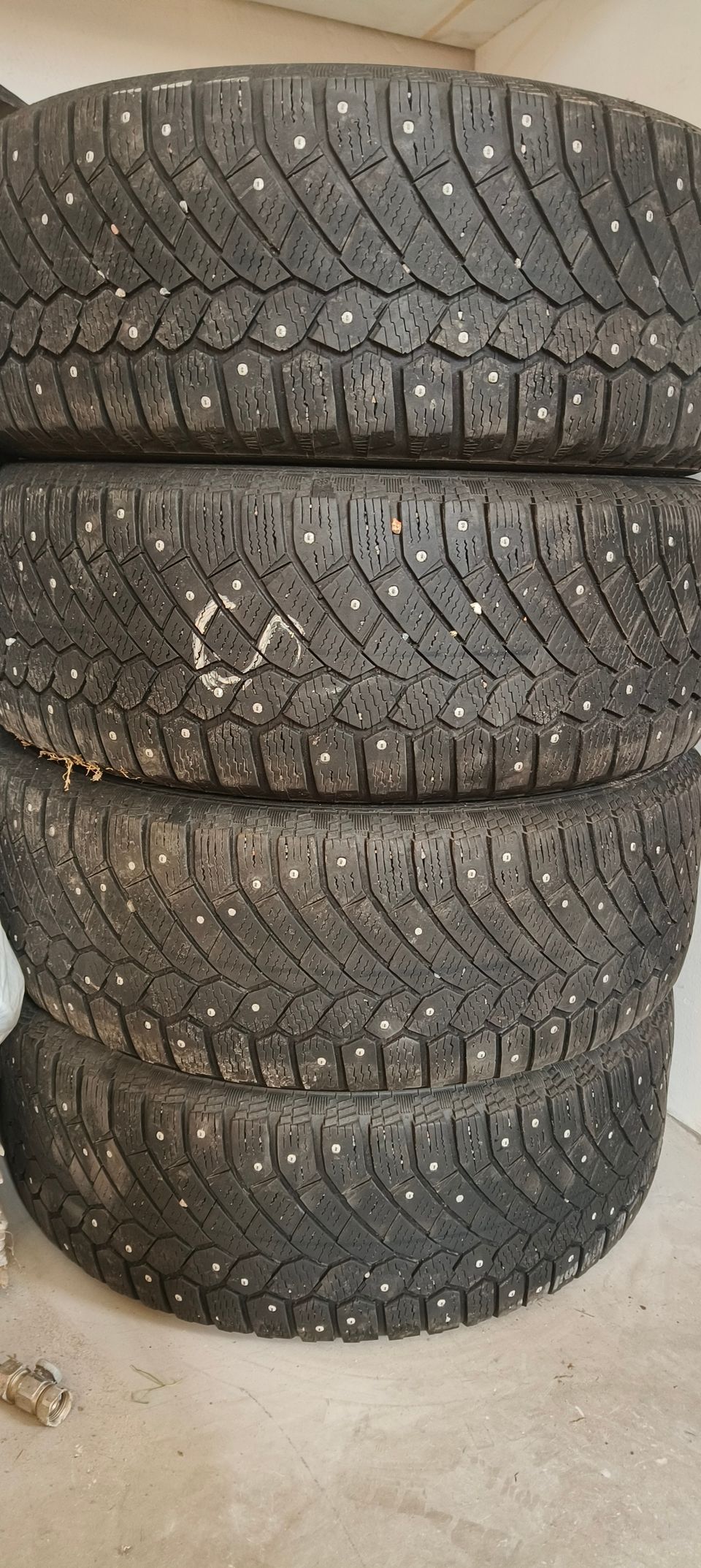 215/60r16 Continental nastarenkaat