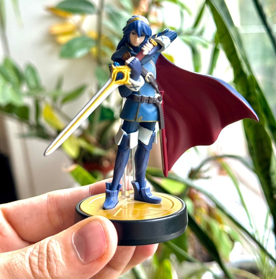 Lucina Amiibo