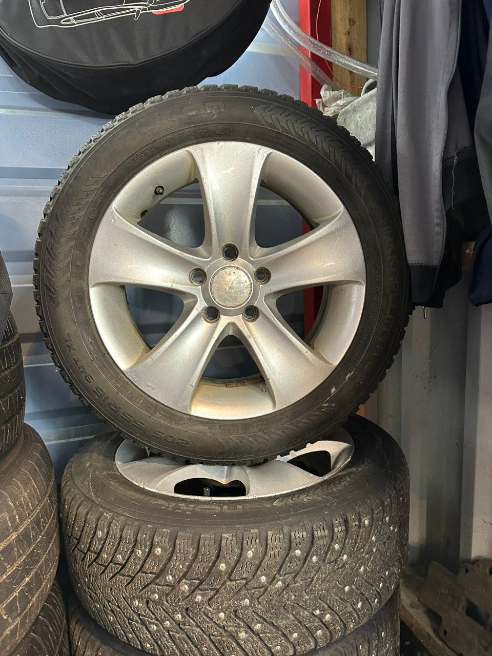 R16 5x112 Nokian Hakkapeliitta 8