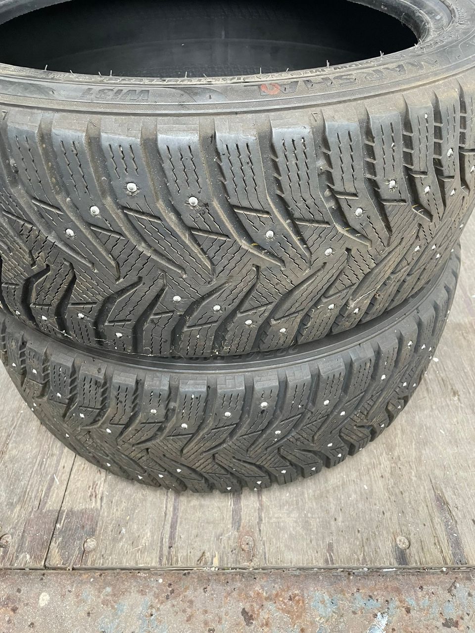 nastarenkaat 225/45R18