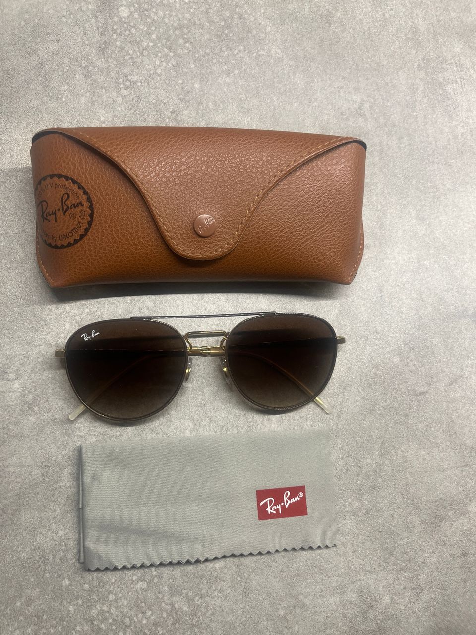 Ray-Ban aurinkolasit RB 3589 9055/13, ruskeat linssit + alkuperäinen kotelo