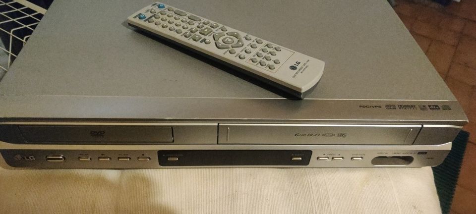 lg dvd/vhs-soitin