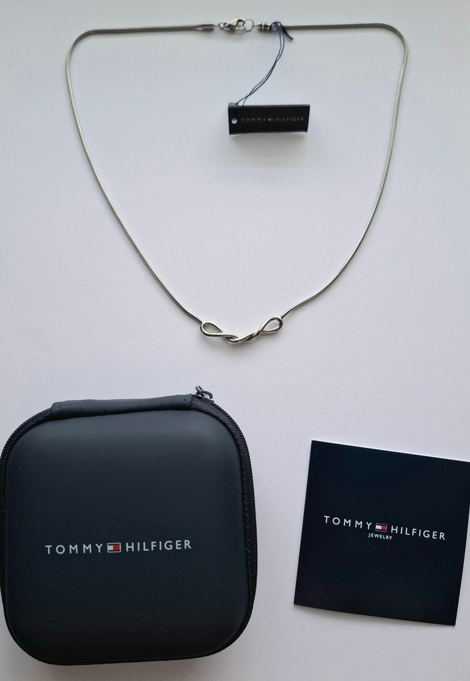 Tommy Hilfiger kaulakoru, Uusi