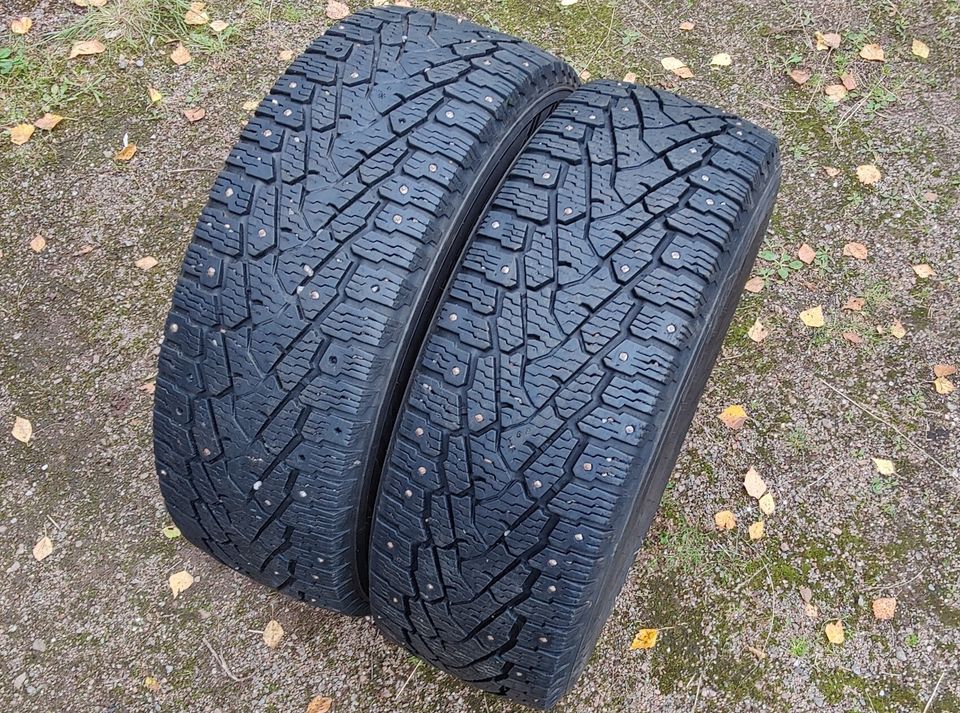 Isoon pakuun 235/65R16C Hakkapeliitta C3 nastapari