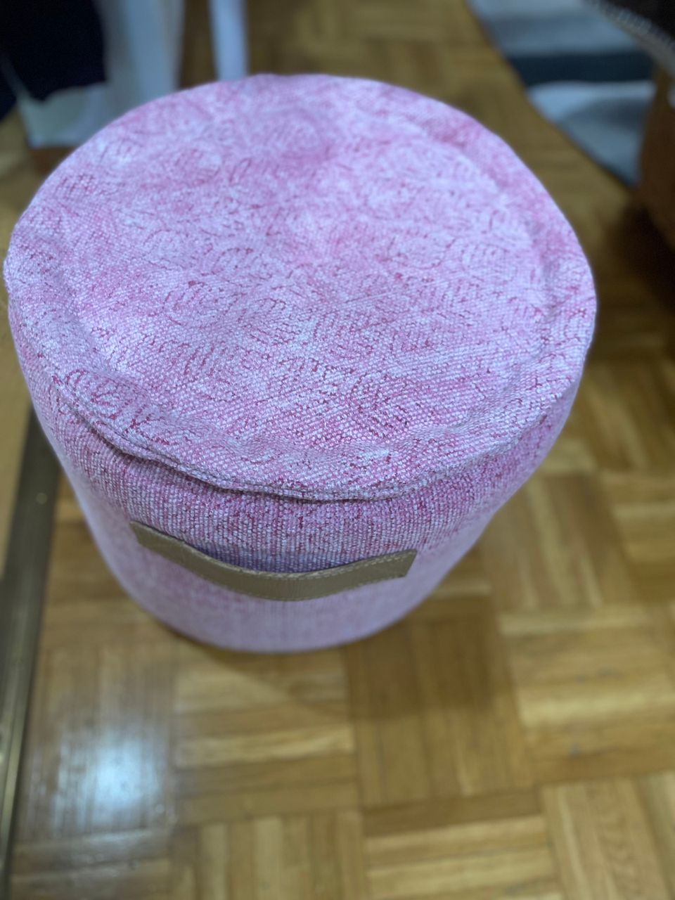 Rahi pinkki kantohihnalla, painaa 5,4kg