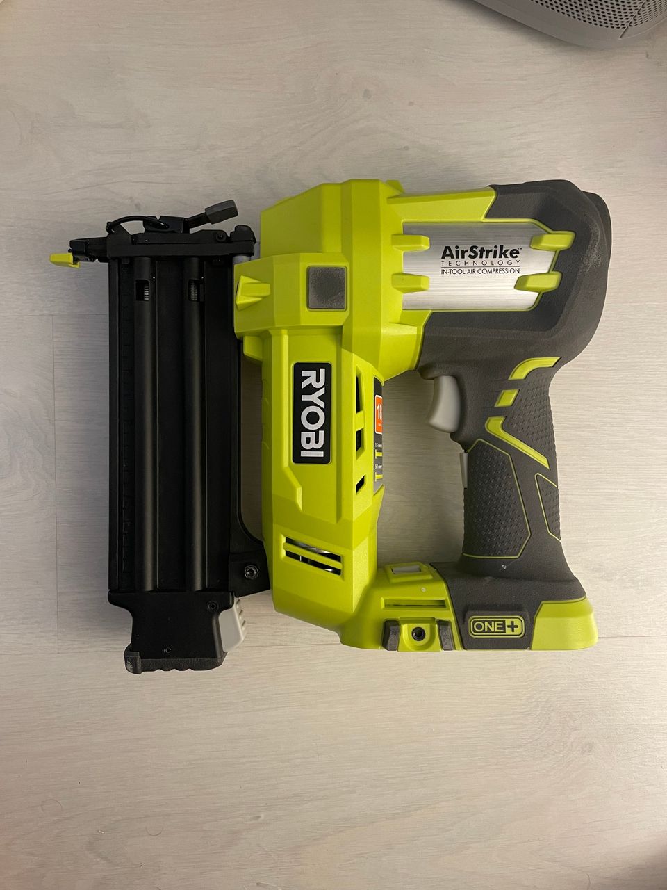 Ryobi R18N18G-0 viimeistelynaulain