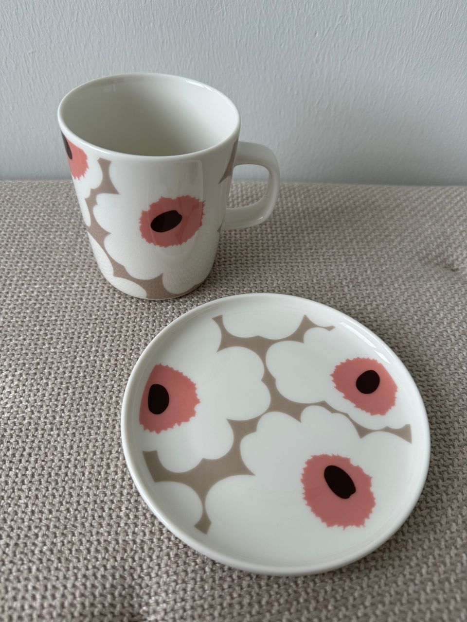 Marimekko Unikko muki ja lautanen