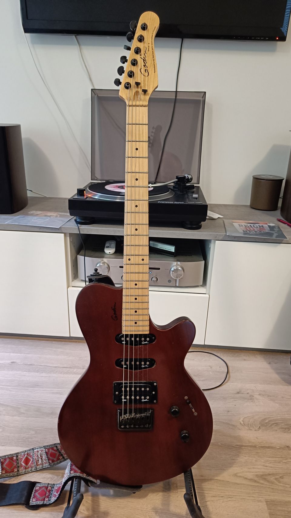 Godin Exit 22-s