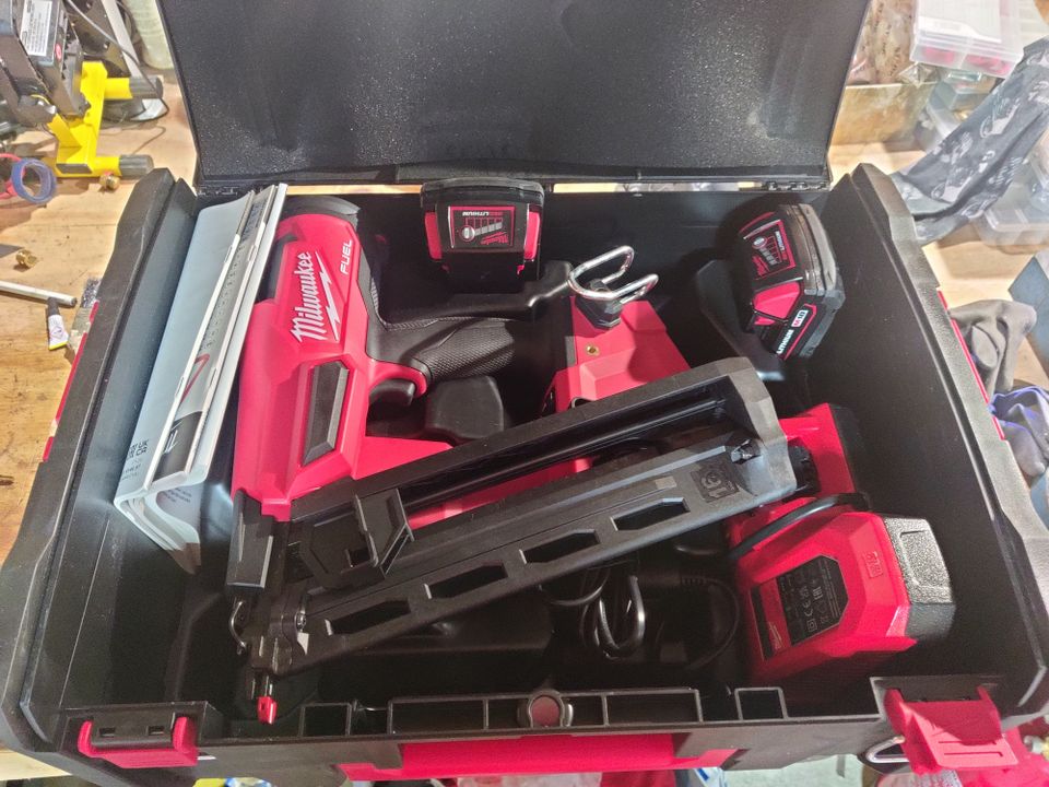 Milwaukee M18 FN16GA-202X