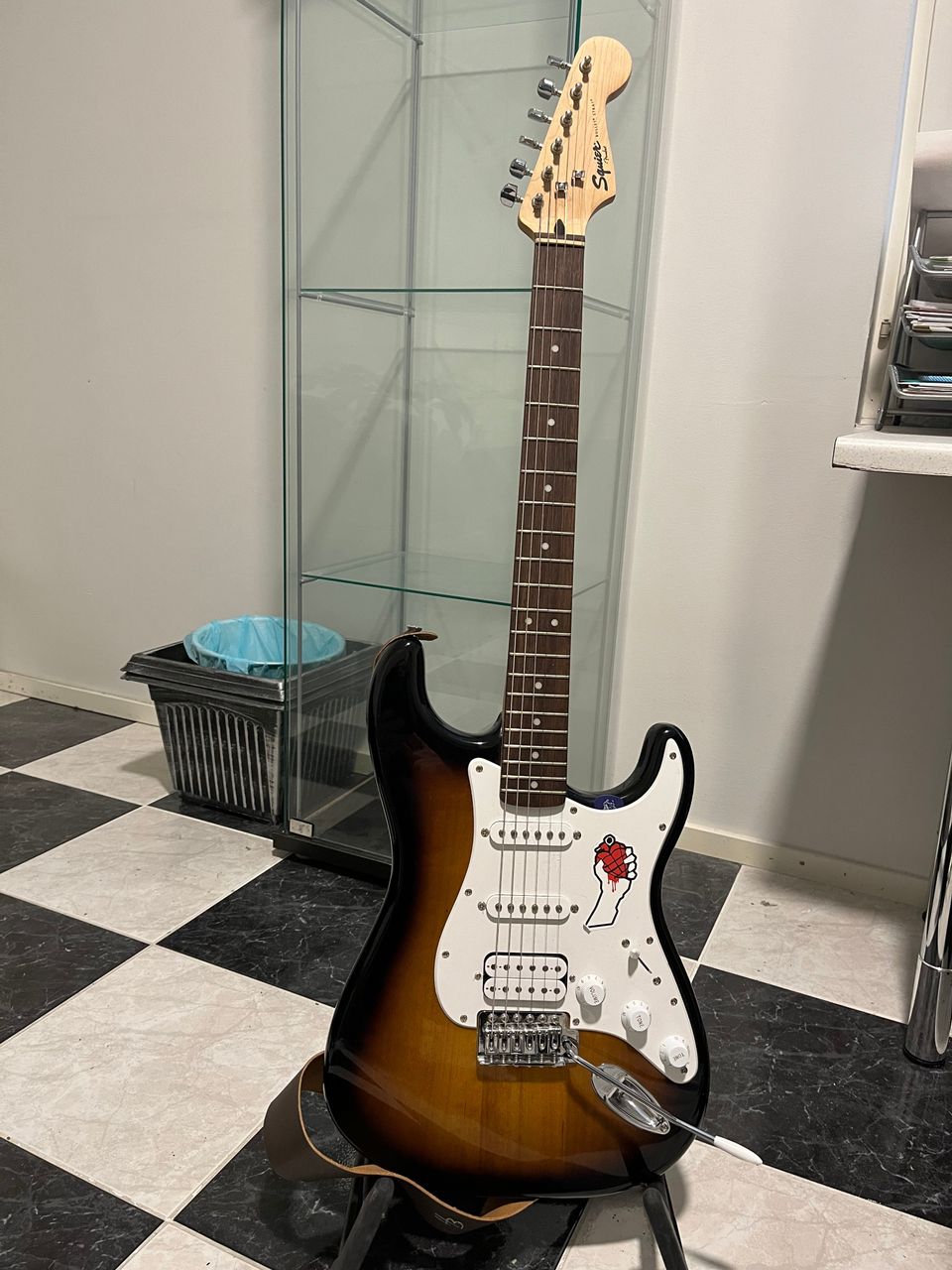 Squier stratocaster(uudenveroinen)