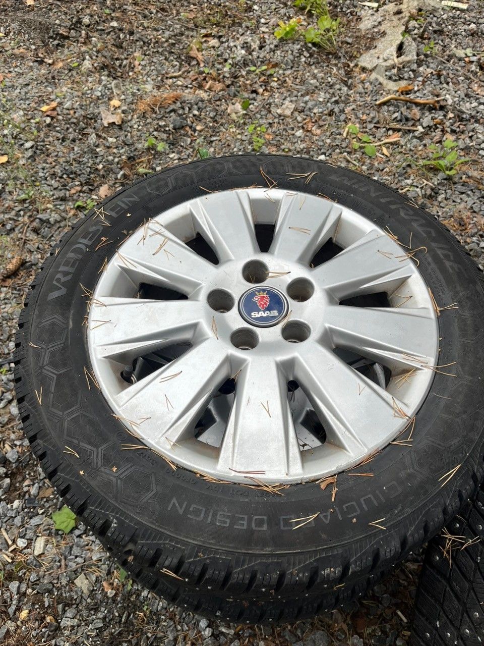 SAAB nastarenkaat vanteineen 205/55 R16