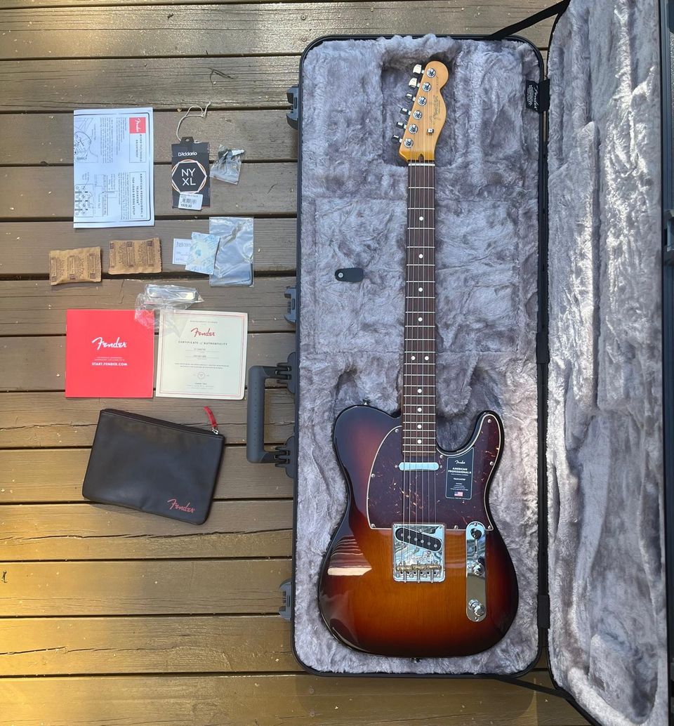 Fender american professional II telecaster -3 tone sunburst