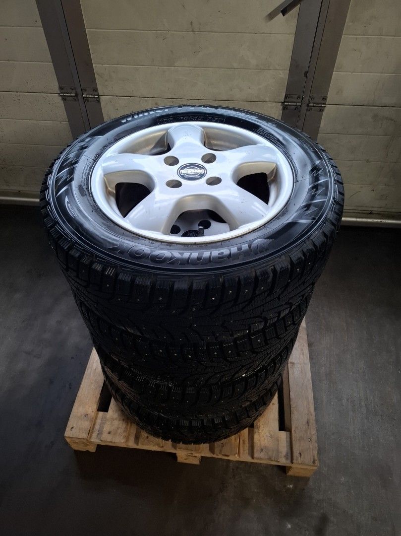 Hankook nastarenkaat 195/65R15 Nissan alumiinivant