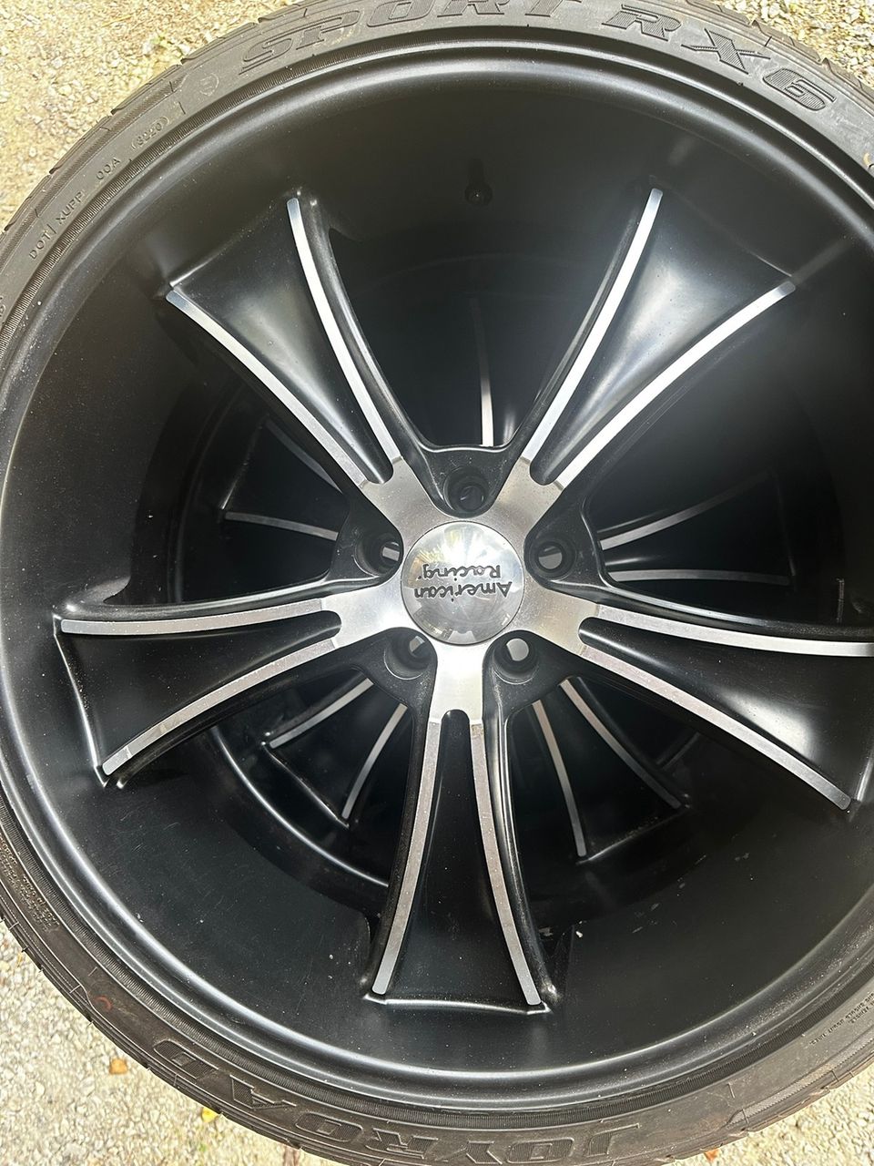 5x114,3 AMERICAN RACING VN805 22x9 uusilla kumeilla