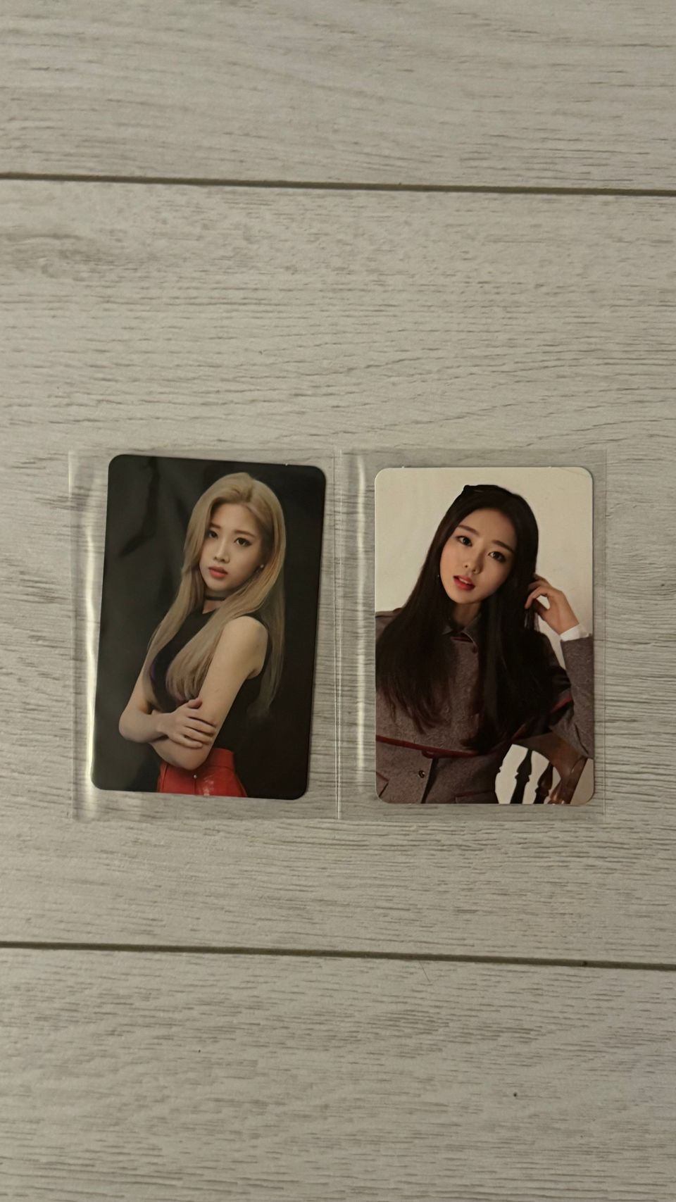 LOONA FIRST PRESS PHOTOCARD